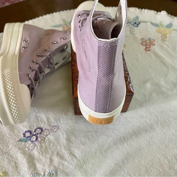 Converse Chuck Taylor AllStar Lift Platform HighTops. Lucid Lilac. Size 10 - Picture 2 of 15